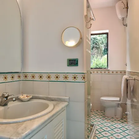 Gocce - Rifugio Caprese 卡普里